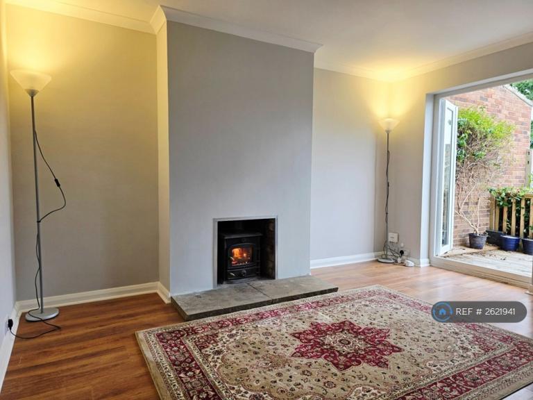 Flat Pembroke Road in Tonbridge and Malling