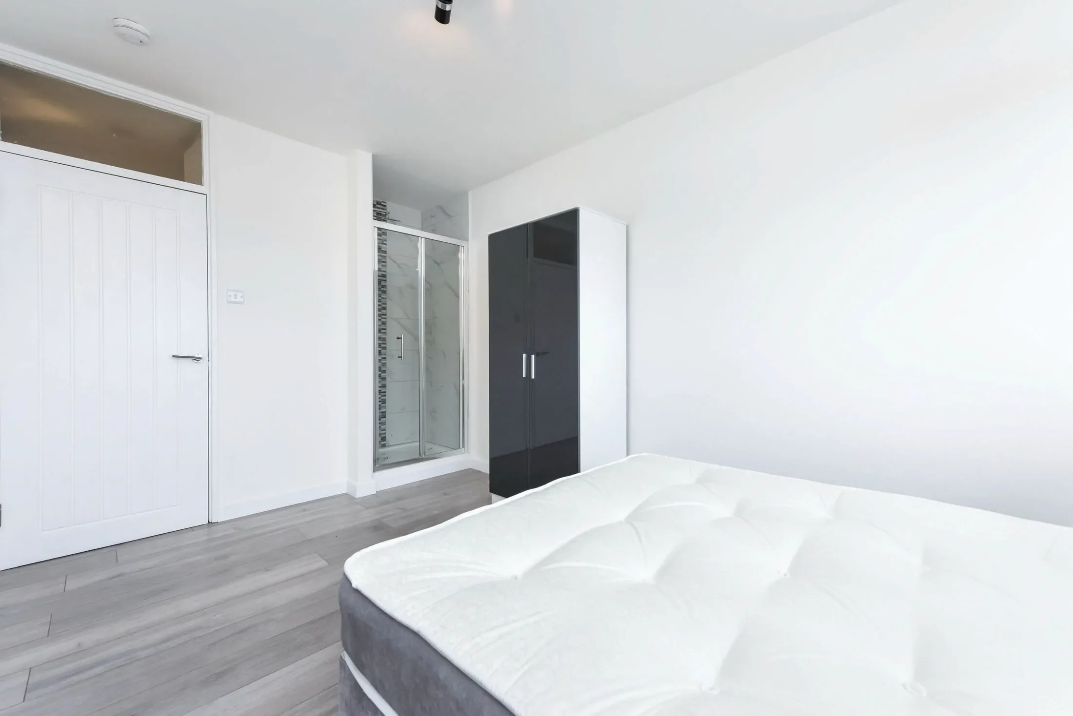 Flat Rotherhithe New Road in Greater London