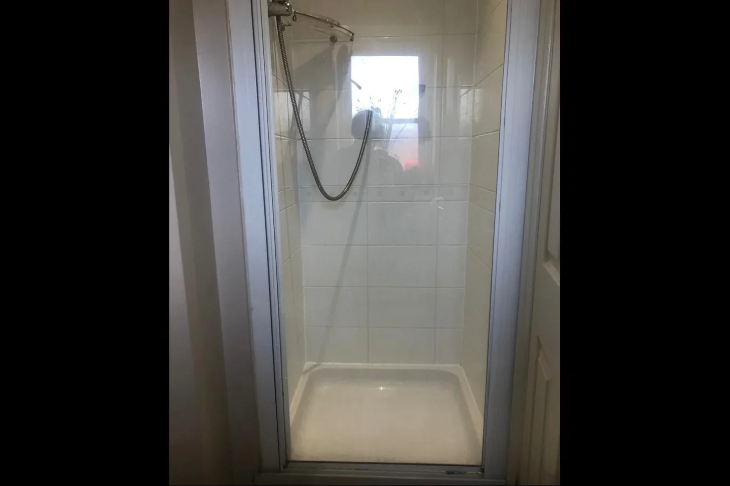 Room Earlshall Place in Milton Keynes