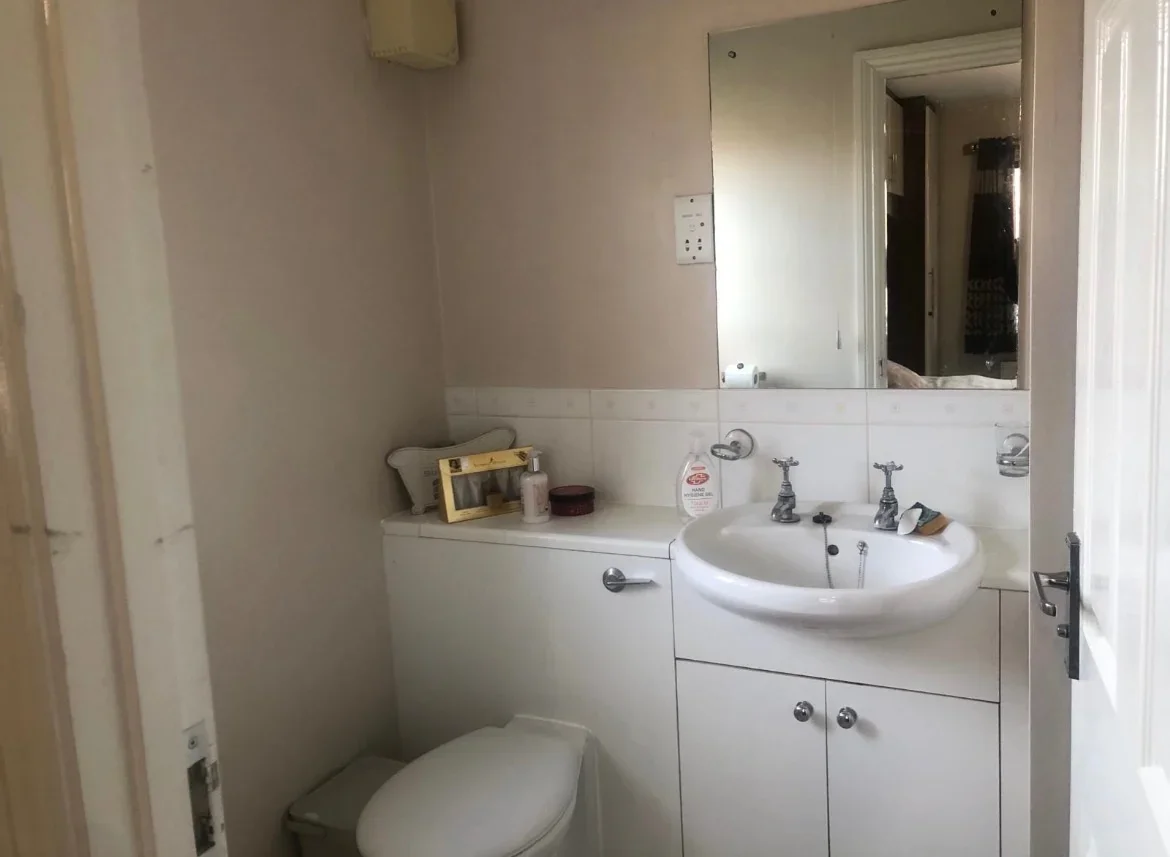 Room Earlshall Place in Milton Keynes