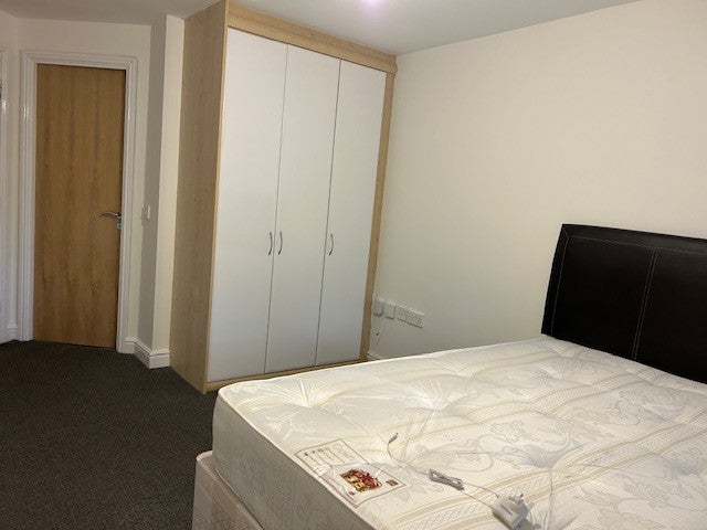 Flat Brackenhurst Place in Leeds