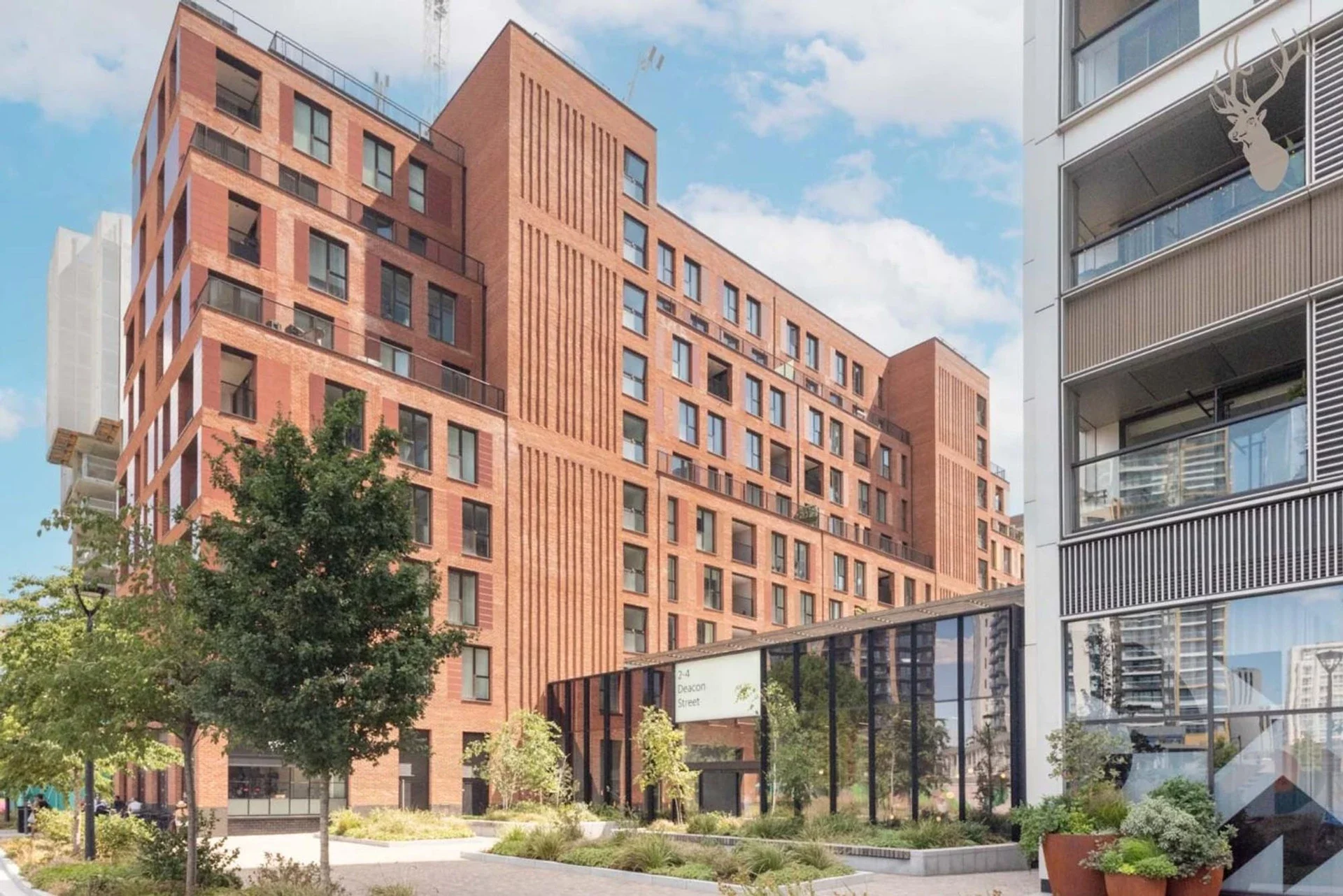 Flat Court Yard in Greater London