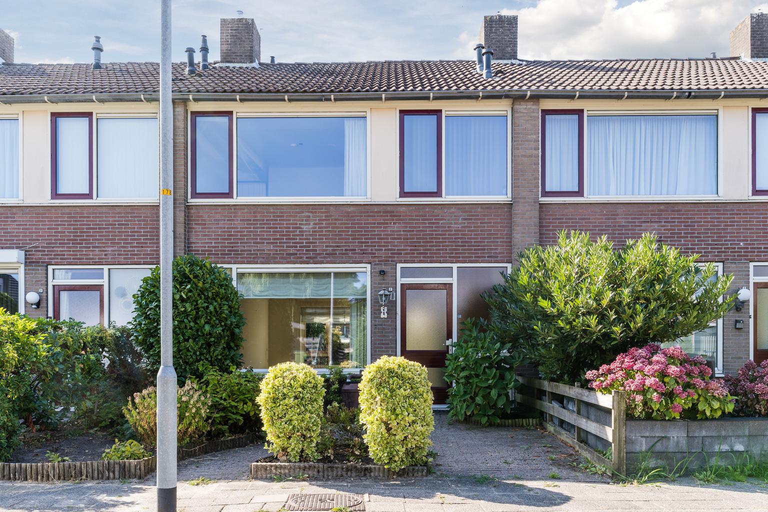 Huis Iepenlaan 8 in Zuid-Scharwoude