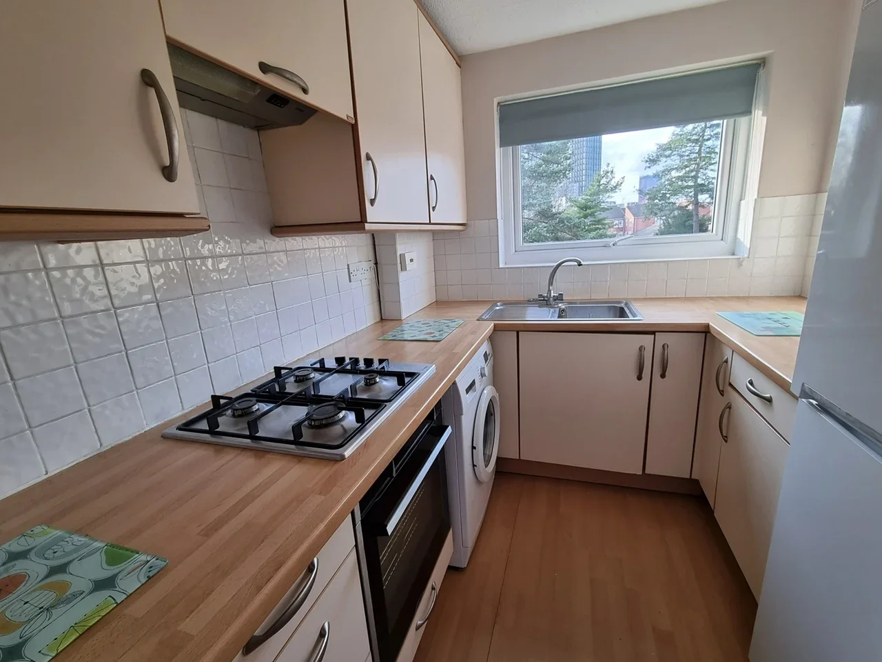 Flat Cotelands in Greater London