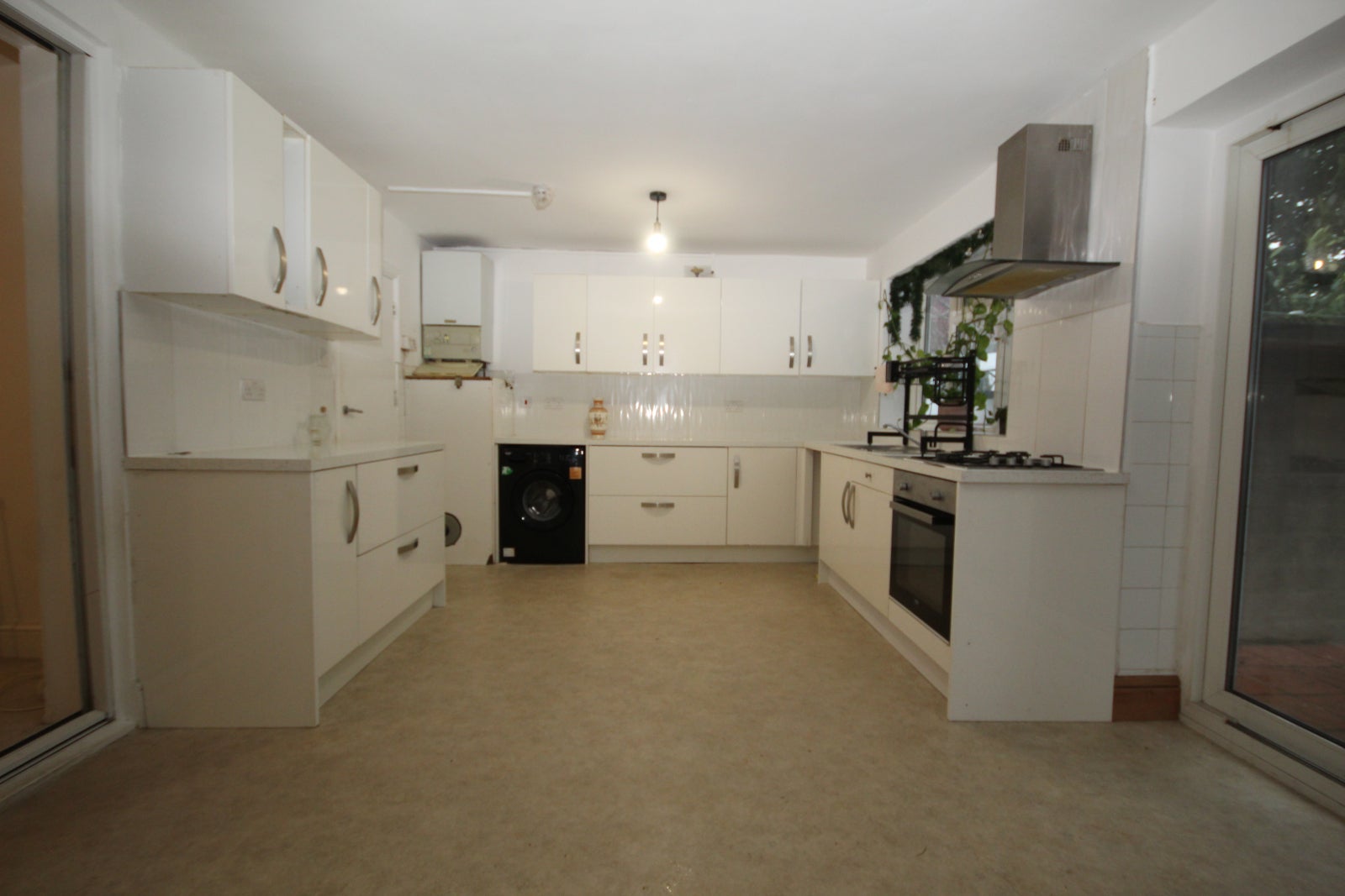 House Bovingdon Avenue in Greater London