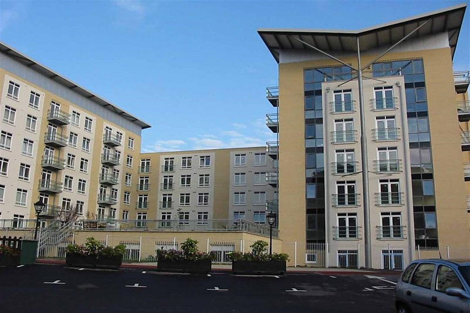 Flat Kenavon Drive in Reading