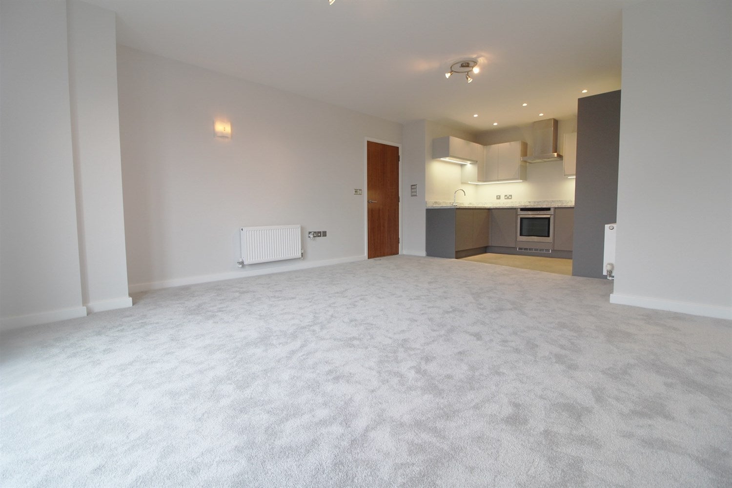 Flat Kenavon Drive in Reading