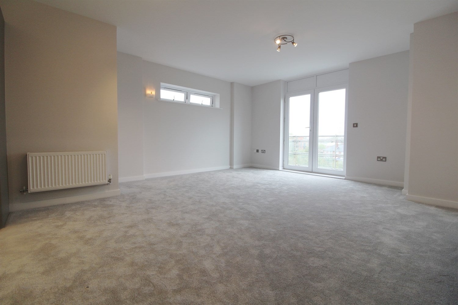 Flat Kenavon Drive in Reading