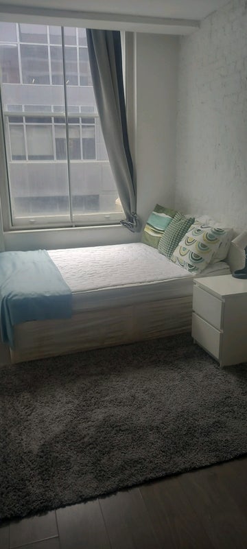 Room Farringdon Road in Greater London