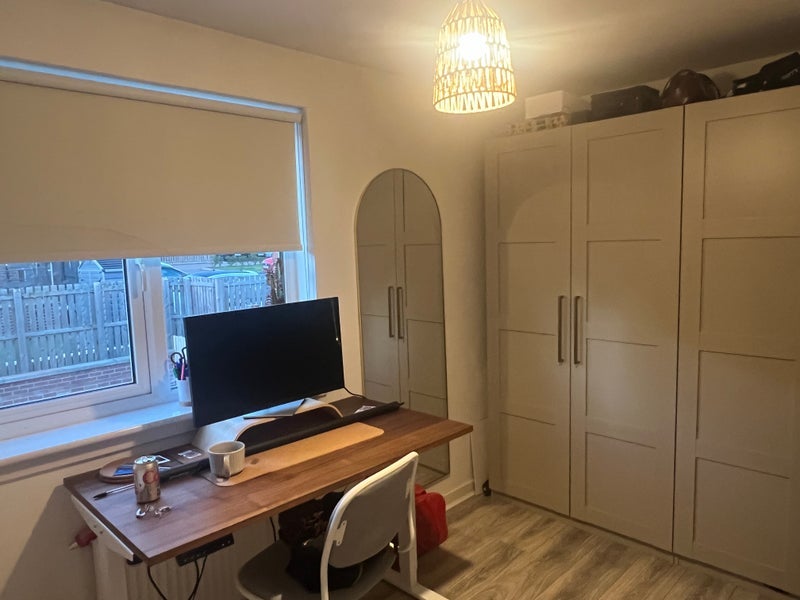 Room Raith Drive in City of Edinburgh