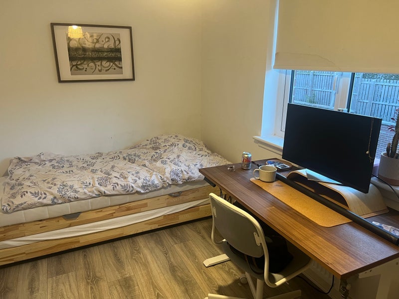 Room Raith Drive in City of Edinburgh