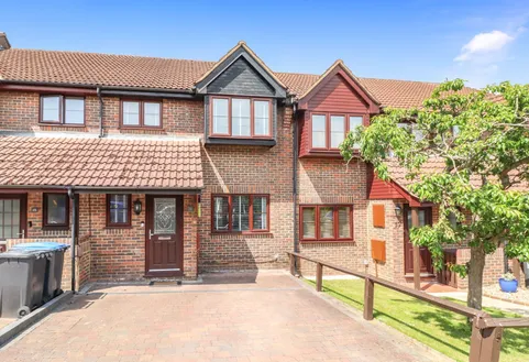 House Tooveys Mill Close in Dacorum