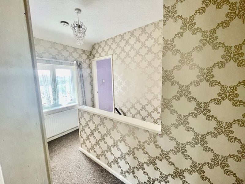 House Wellesbourne Close in Wolverhampton
