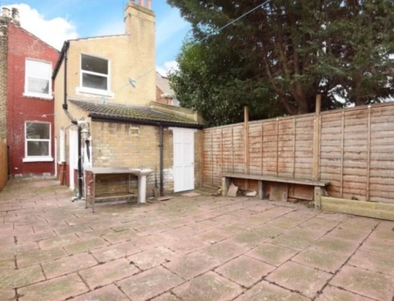 House Arabin Road in Greater London