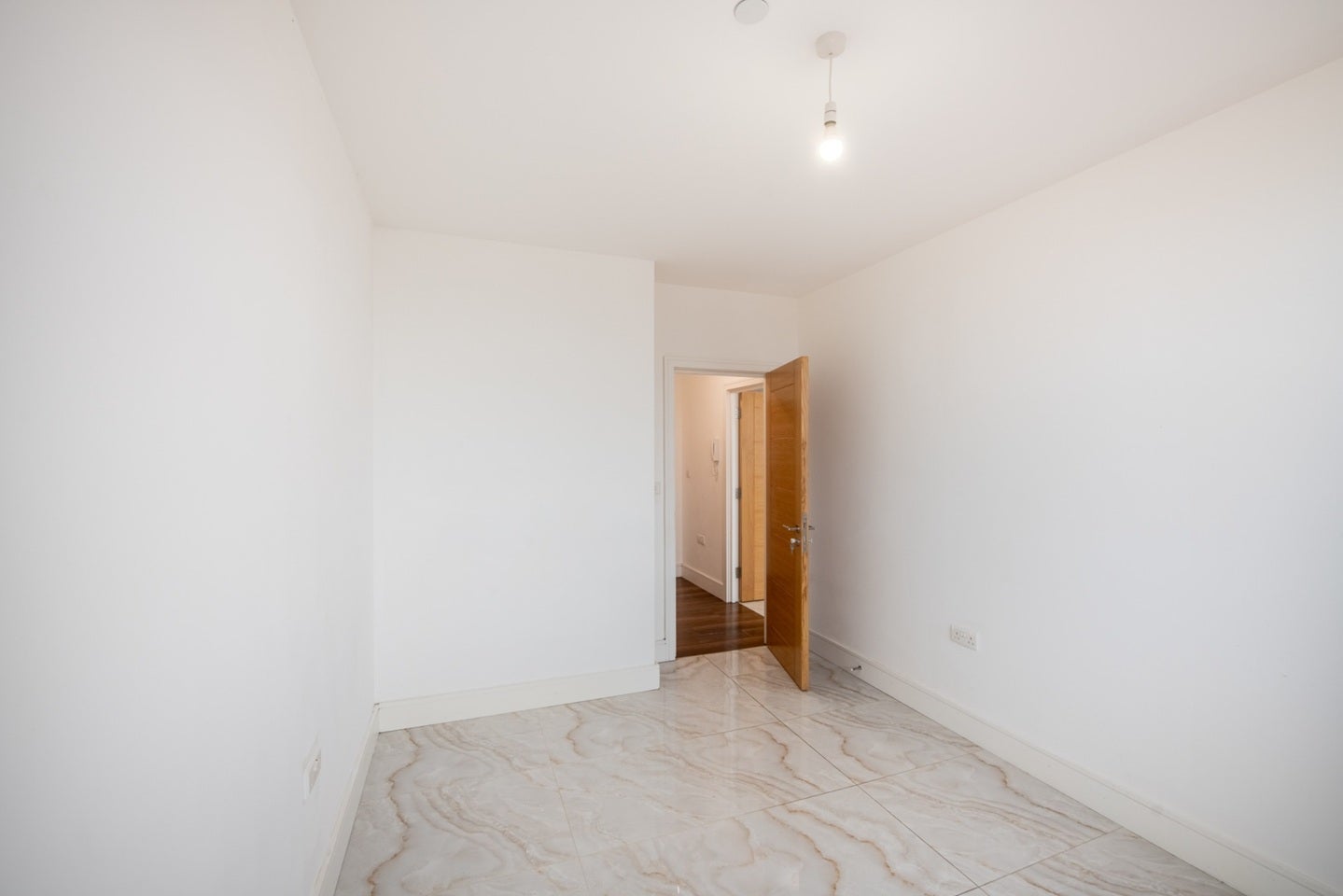 Flat Farnsby Street in Swindon