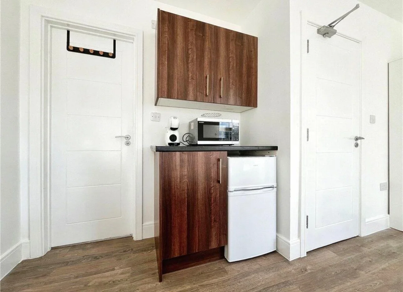Room Kestrel Avenue in Borough of Spelthorne