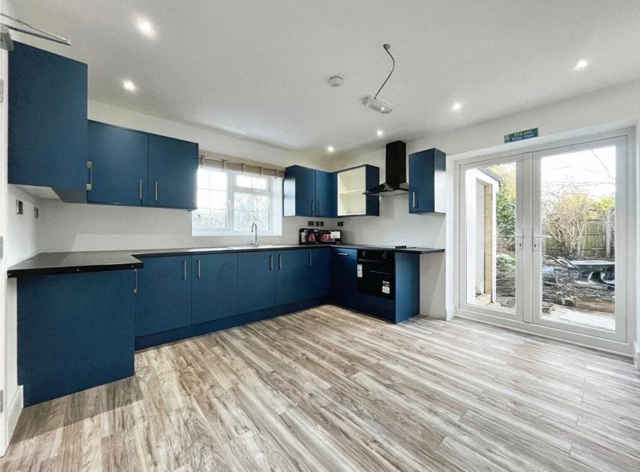 Room Kestrel Avenue in Borough of Spelthorne