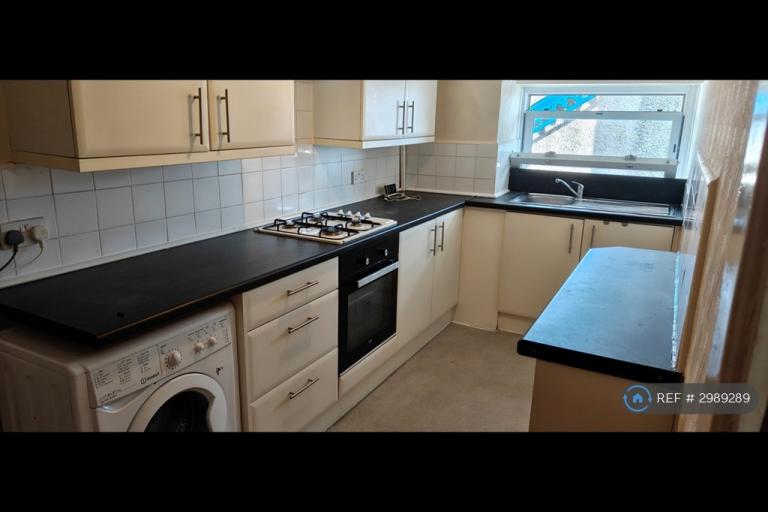 Flat Abergele Road in Colwyn Bay