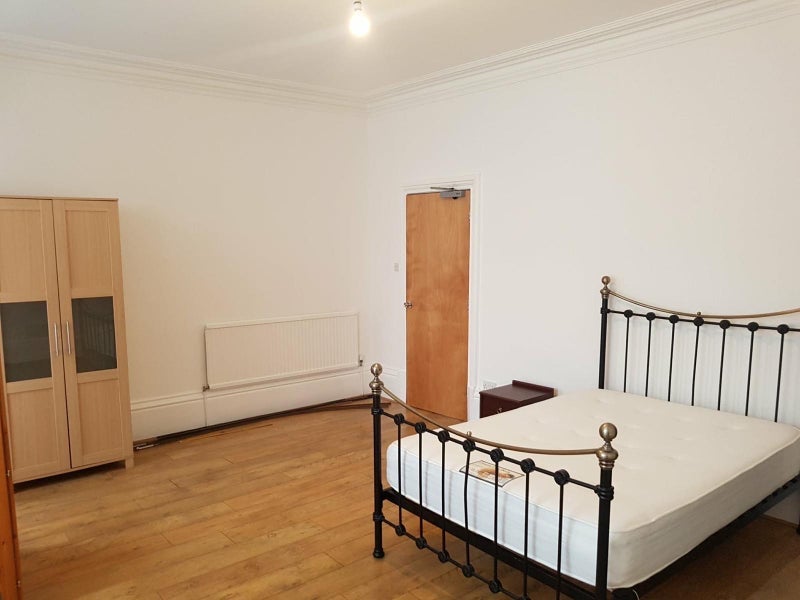 Room Burford Road in Nottingham