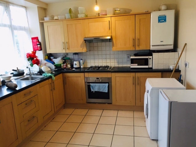 Room Norfolk Avenue in Greater London