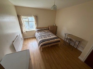 Room Norfolk Avenue in Greater London