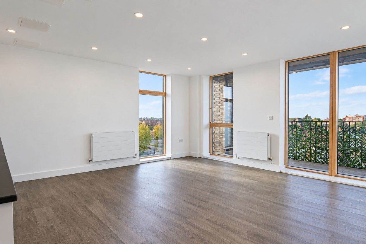 Flat Stafford Road in Greater London