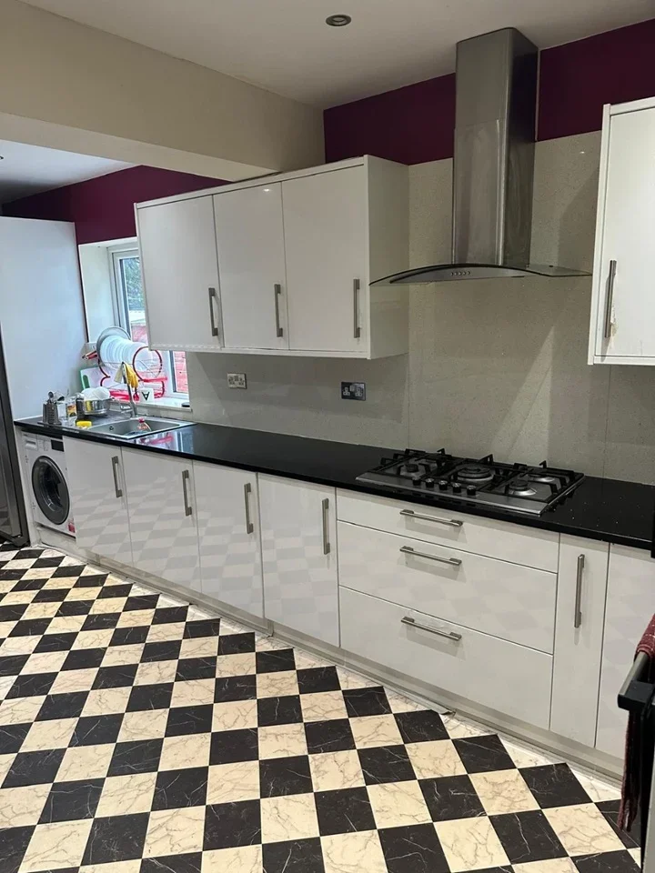 Room Allen Road in Greater London