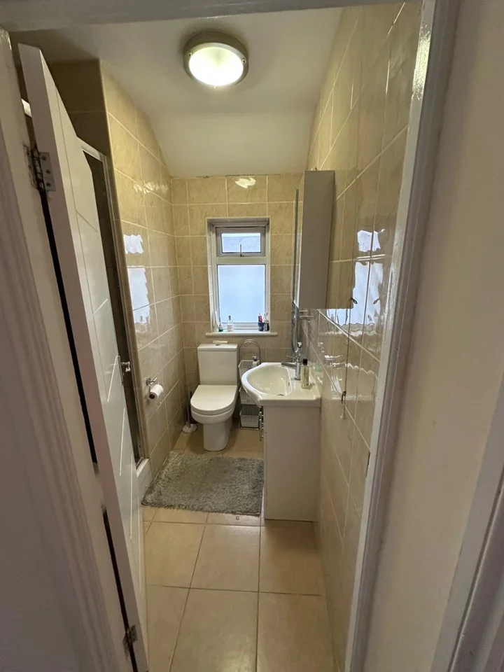 Room Allen Road in Greater London