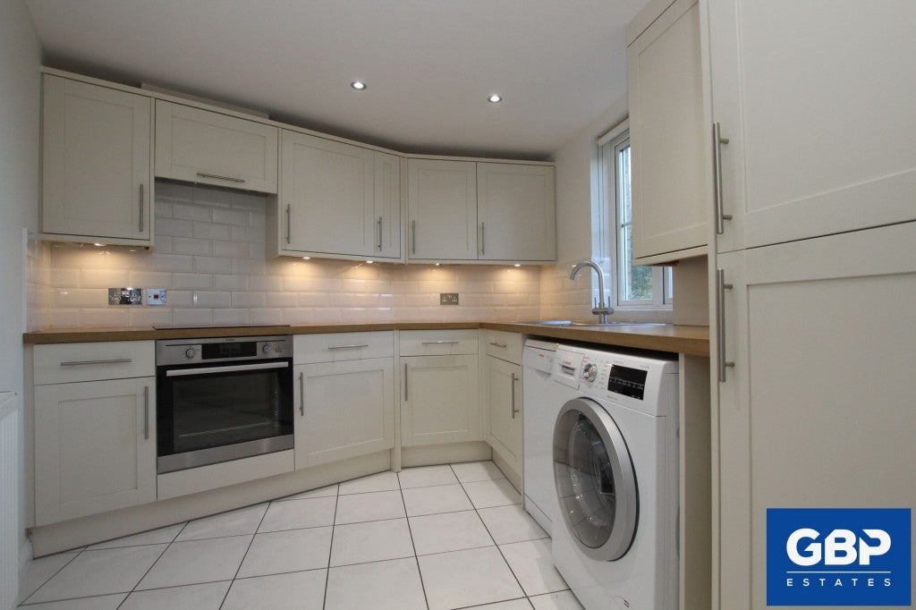 Flat Helen Road in Greater London
