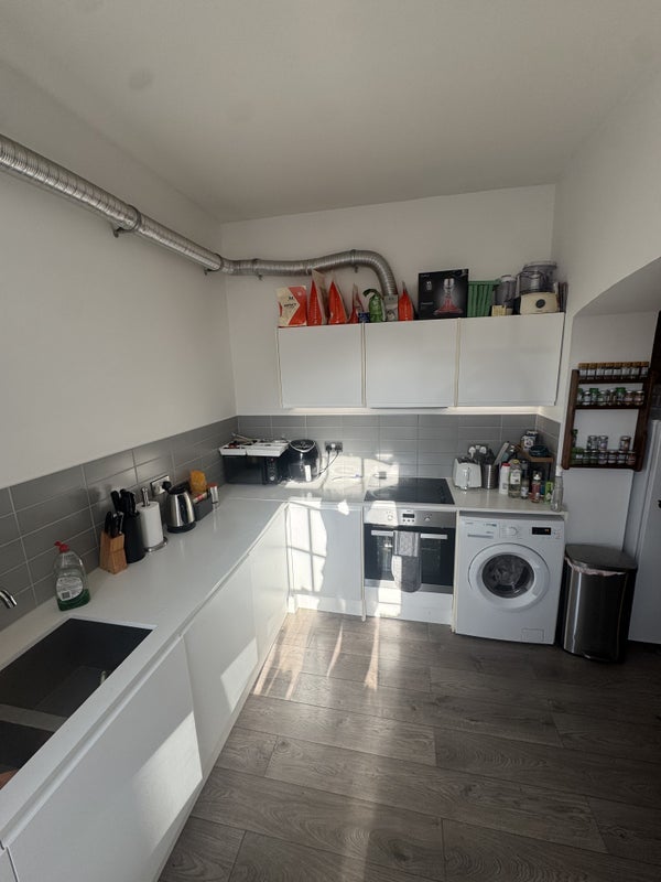 Room Tyssen Street in Greater London