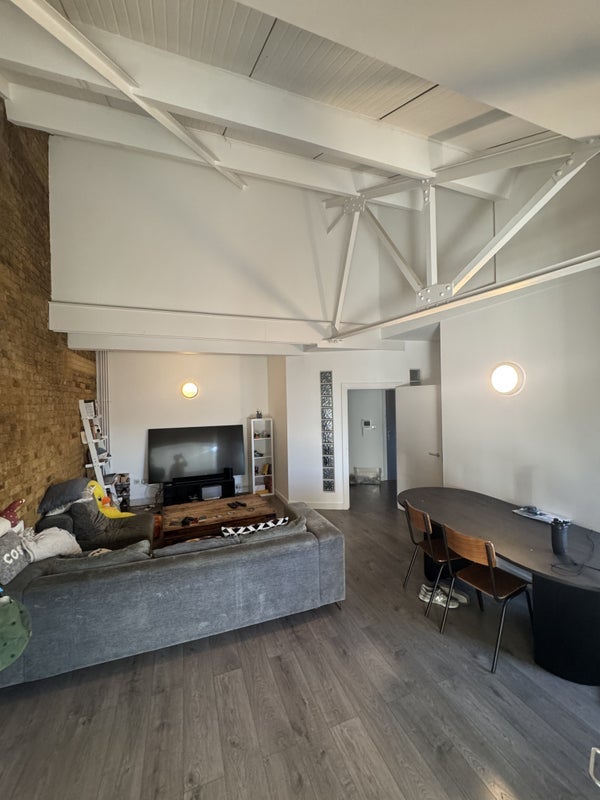 Room Tyssen Street in Greater London