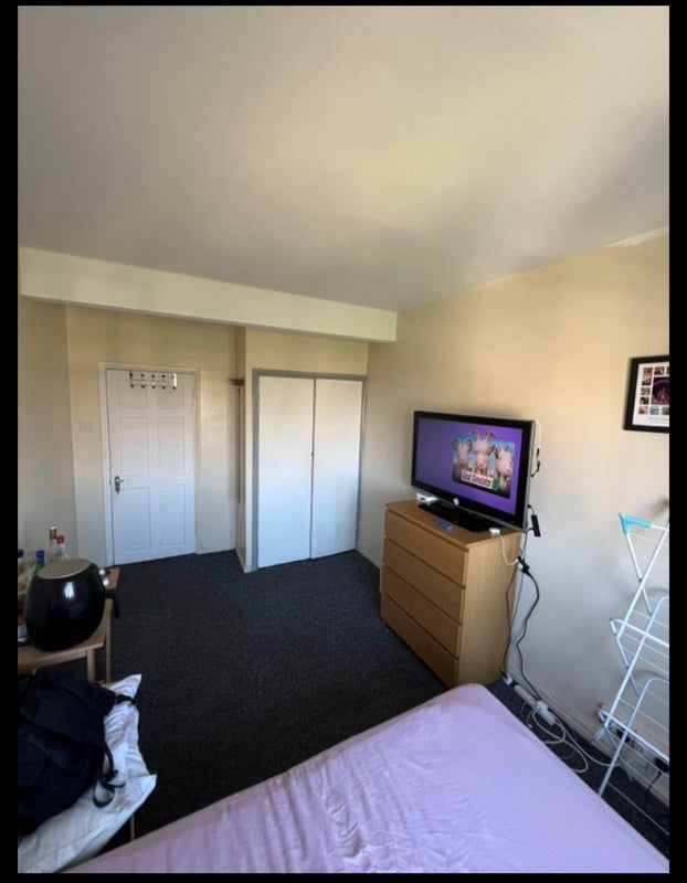 Room Deepdene Gardens in Greater London