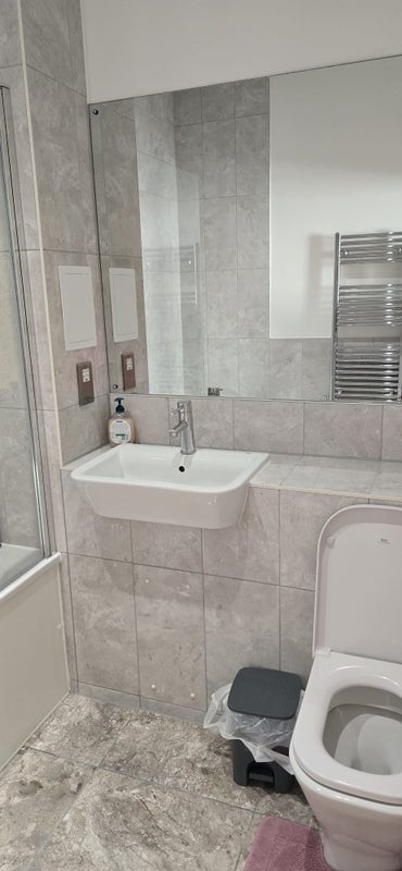 Room Creative Road in Greater London