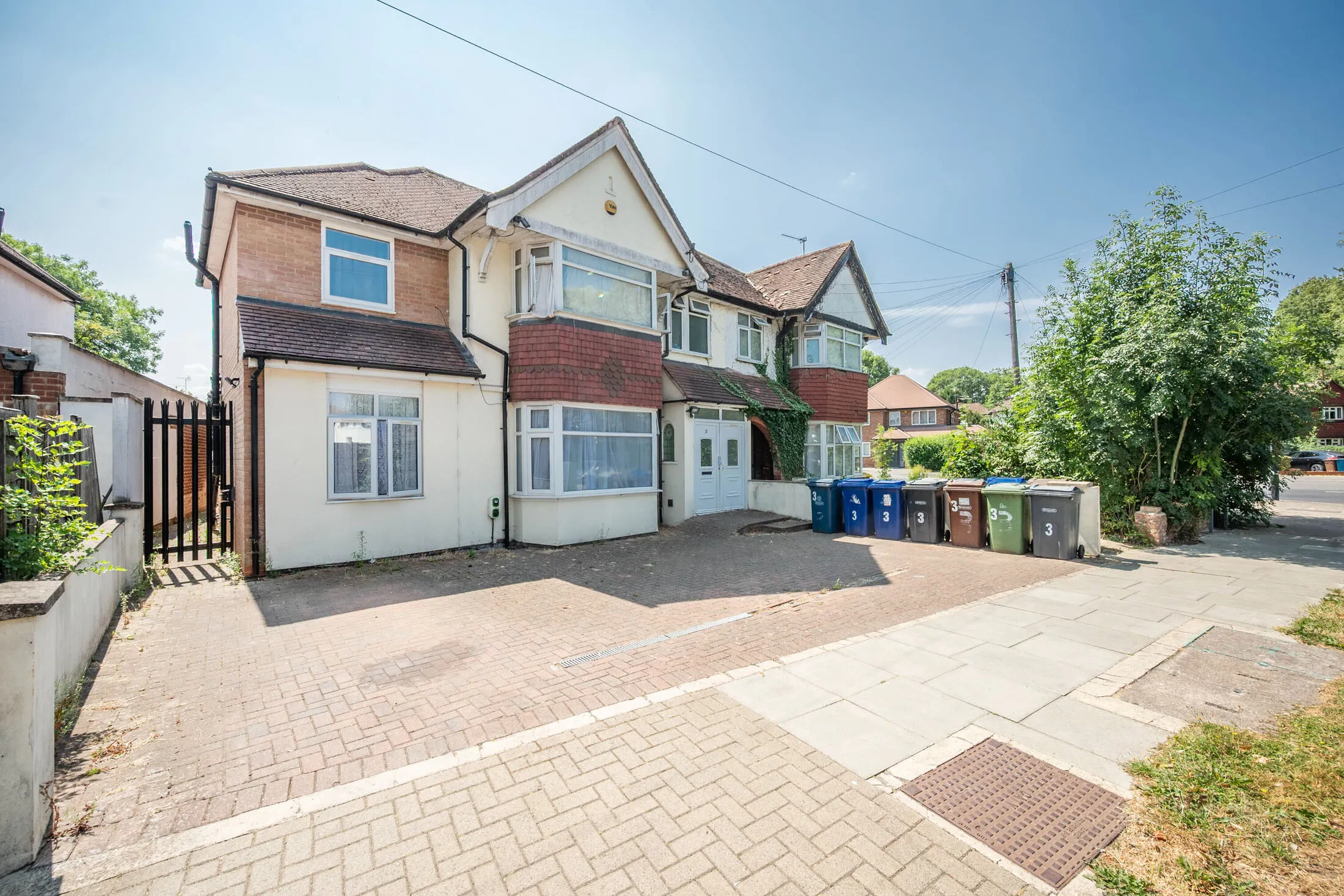 Flat Moorcroft Way in Greater London