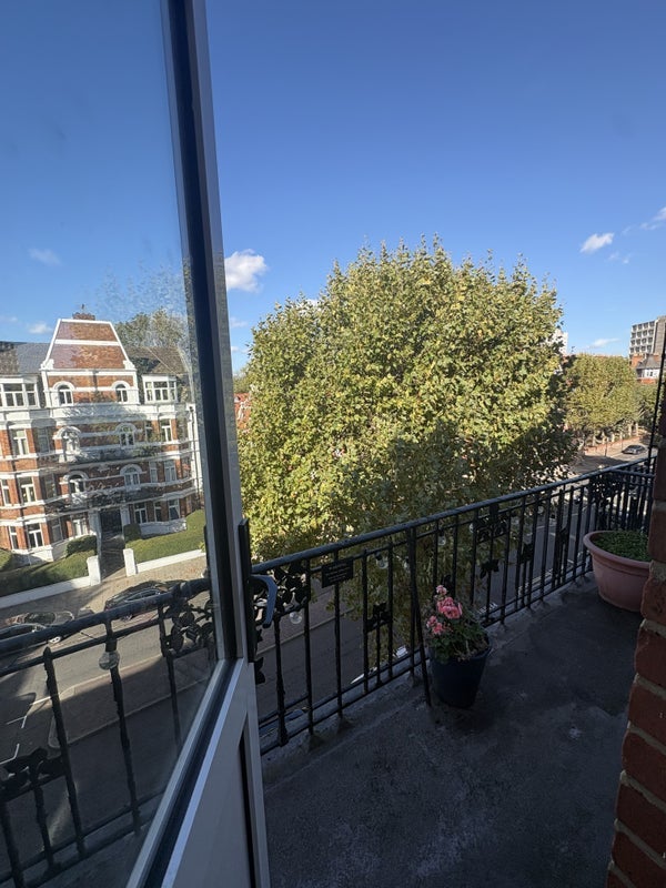 Room Elgin Avenue in City of Westminster