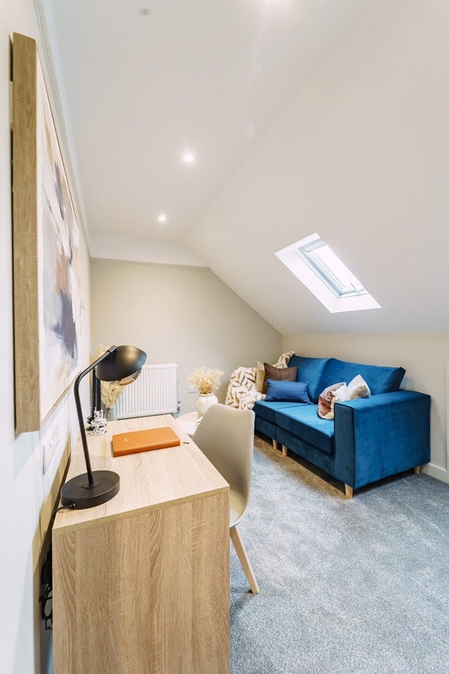 Room Dixon Street in Swindon