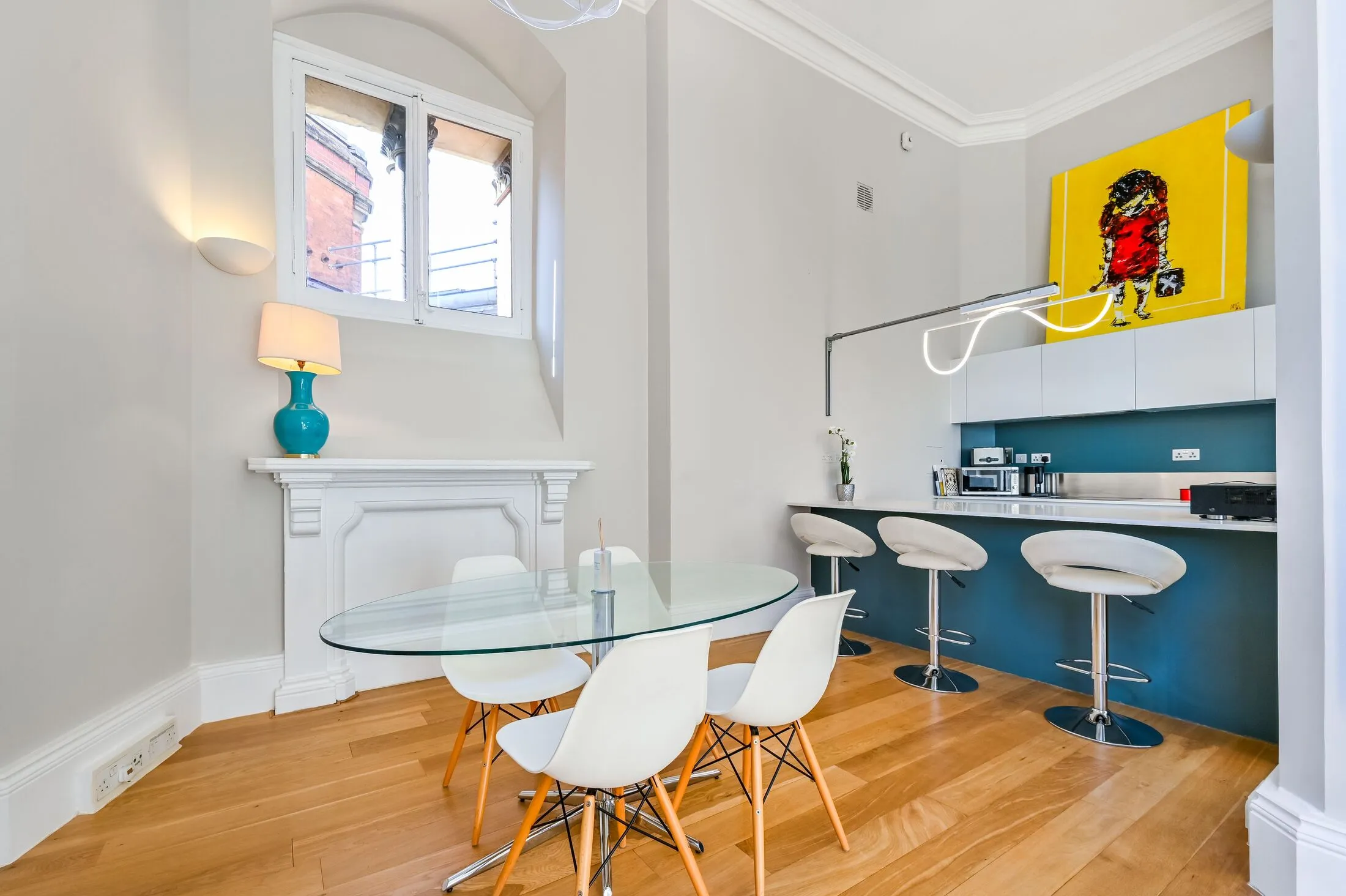 Flat Midland Road in Greater London