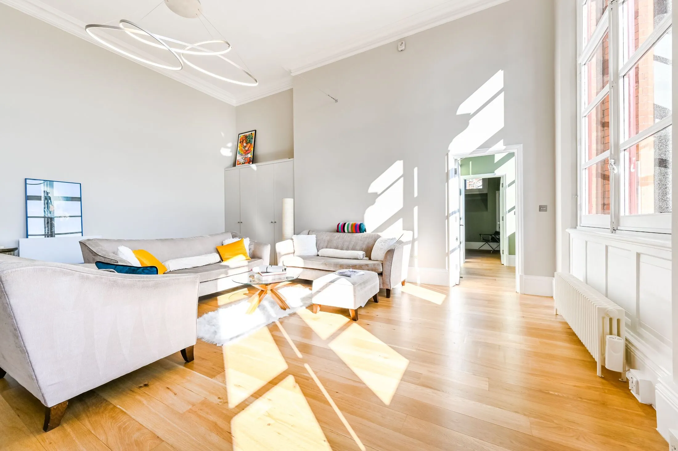 Flat Midland Road in Greater London