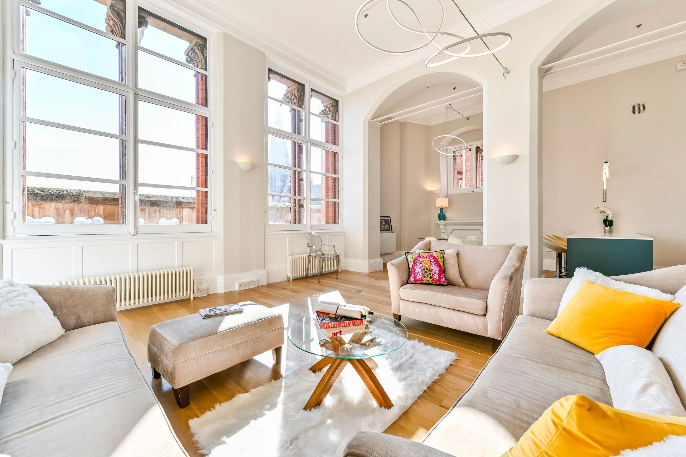 Flat Midland Road in Greater London