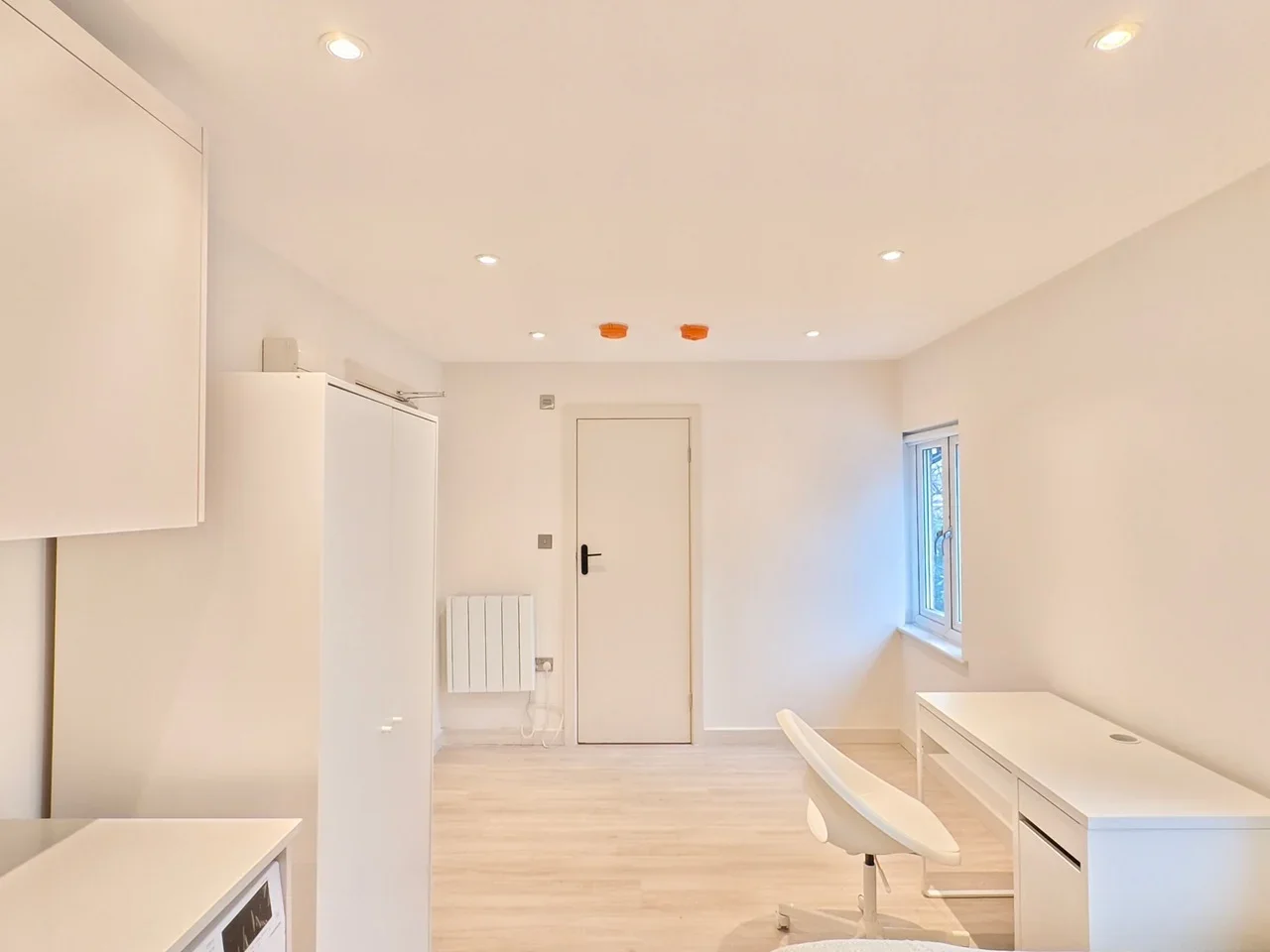 Room Bisson Road in Greater London