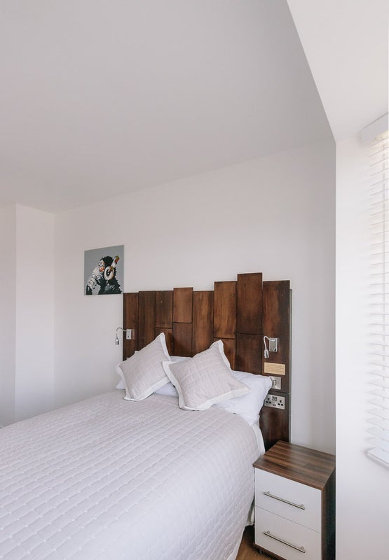 Room Bowmead in Greater London