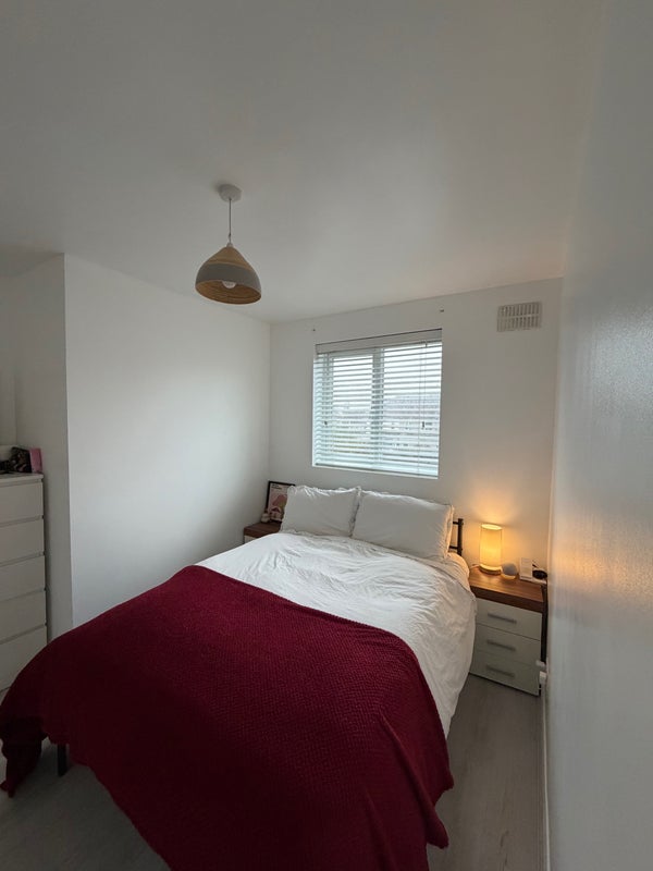 Room Rutherglen Avenue in Coventry