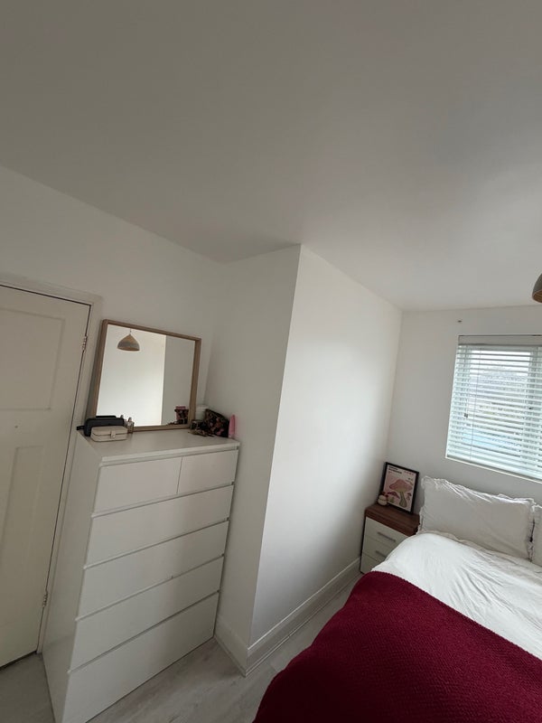 Room Rutherglen Avenue in Coventry
