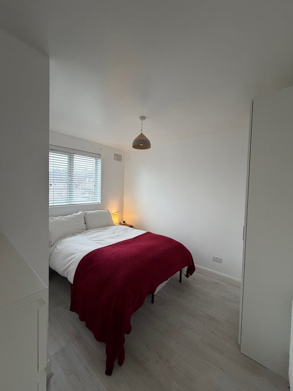 Room Rutherglen Avenue in Coventry