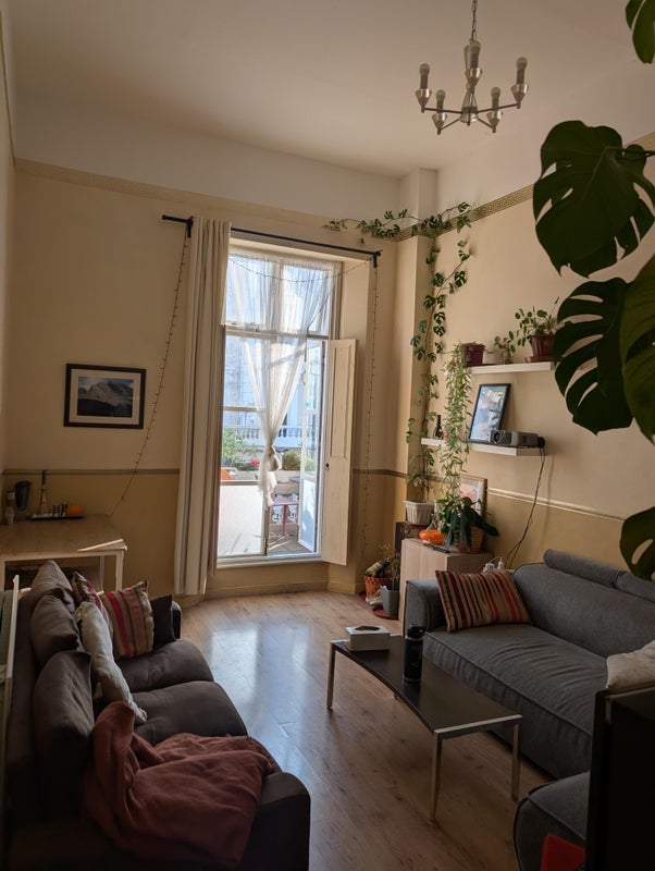 Room St George's Drive in City of Westminster