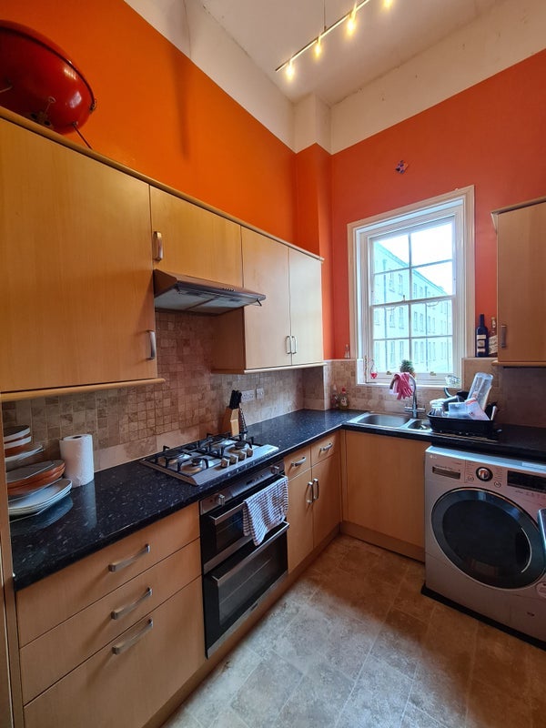 Room St George's Drive in City of Westminster