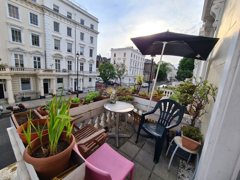 Room St George's Drive in City of Westminster