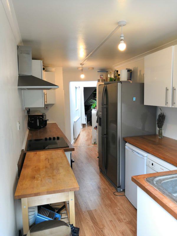 Room Oval Road in Greater London