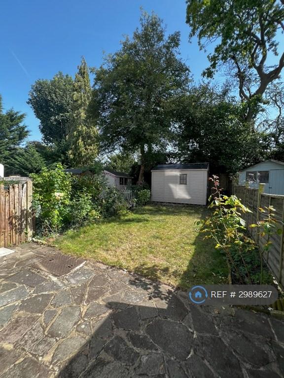 House Fox Close in Greater London
