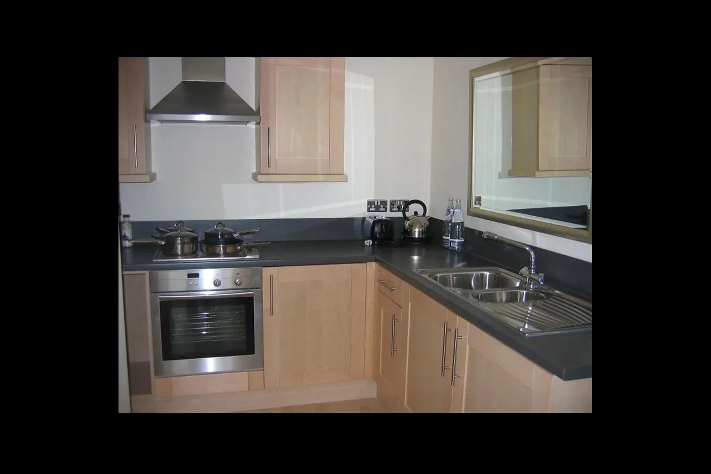 Flat Victoria Road in Greater London
